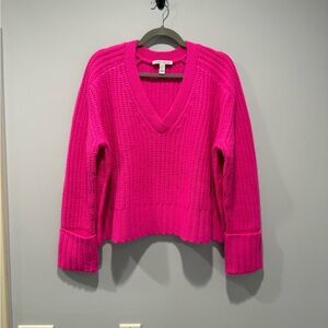 Autumn Cashmere woman’s pink V-neck sweater